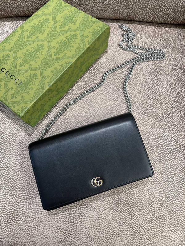 グッチ財布 レプリカ正面デザイン